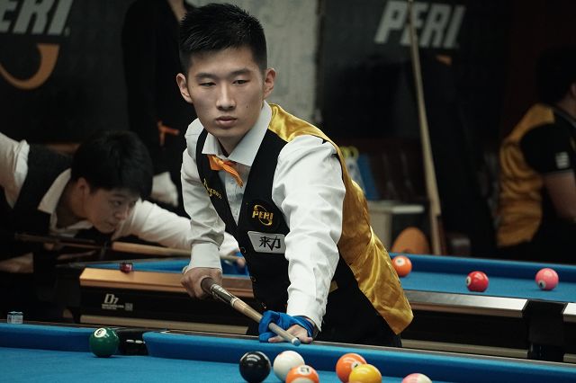 足球运动中 足球运动中