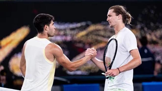 接球被迫背 接球被迫背